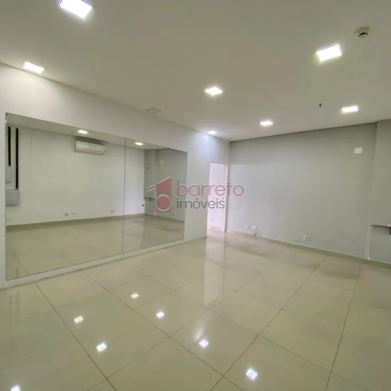 SALA COMERCIAL PARA VENDA E LOCAÇÃO NO CONDOMÍNIO GOLDEN OFFICE – JUNDIAÍ/SP