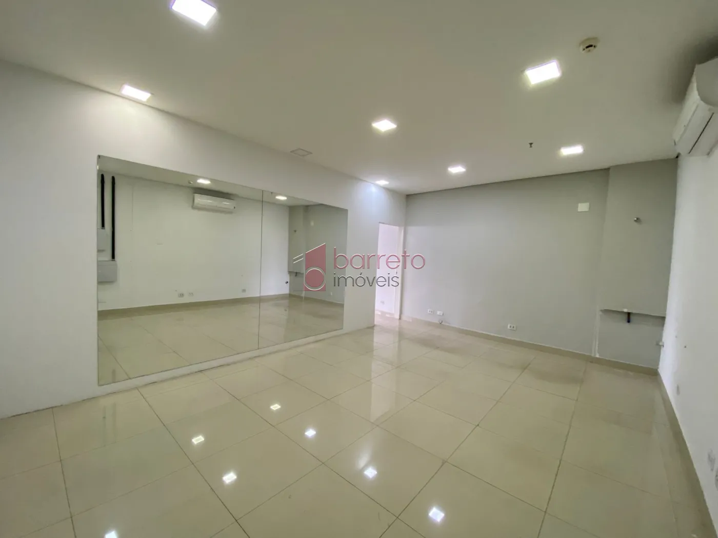 SALA COMERCIAL PARA VENDA E LOCAÇÃO NO CONDOMÍNIO GOLDEN OFFICE – JUNDIAÍ/SP