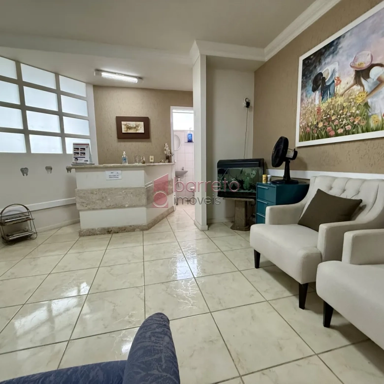 SALA COMERCIAL À VENDA NO EDIFÍCIO CAPRI NO CENTRO DE JUNDIAÍ/SP