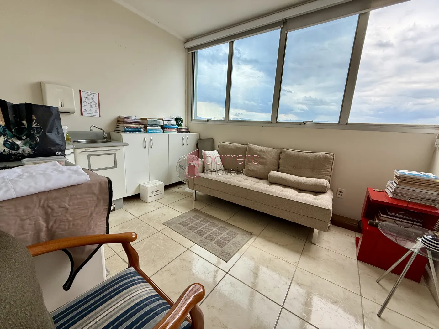 SALA COMERCIAL À VENDA NO EDIFÍCIO CAPRI NO CENTRO DE JUNDIAÍ/SP