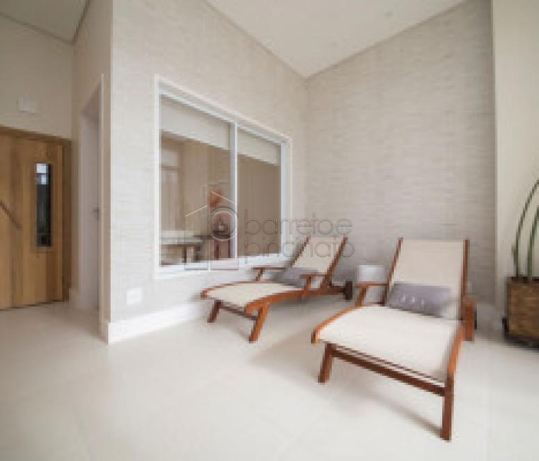 APARTAMENTO COM 04 SUÍTES À VENDA E LOCAÇÃO NO CONDOMÍNIO GIVERNY – JUNDIAÍ/SP