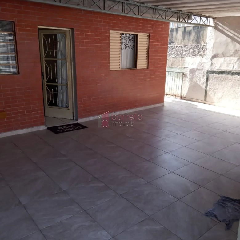 CASA À VENDA NA VILA POPULAR EM VÁRZEA PAULISTA/SP