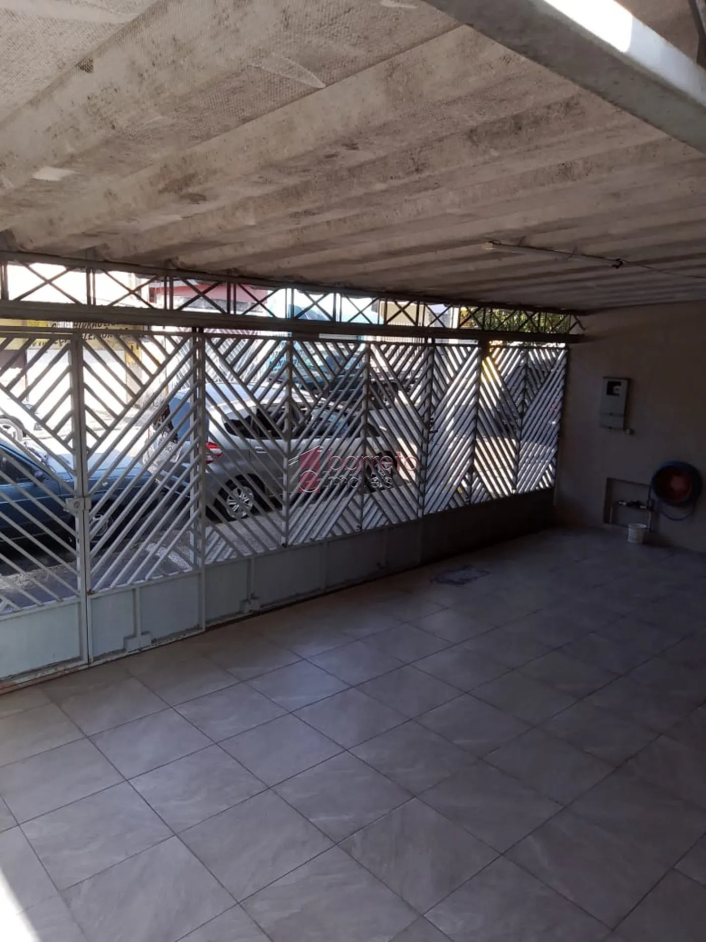 CASA À VENDA NA VILA POPULAR EM VÁRZEA PAULISTA/SP