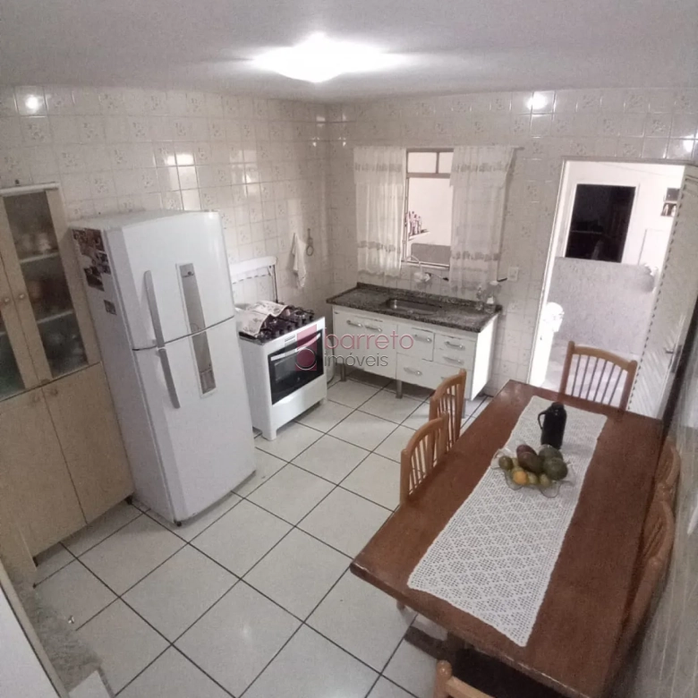 CASA À VENDA NA VILA POPULAR EM VÁRZEA PAULISTA/SP