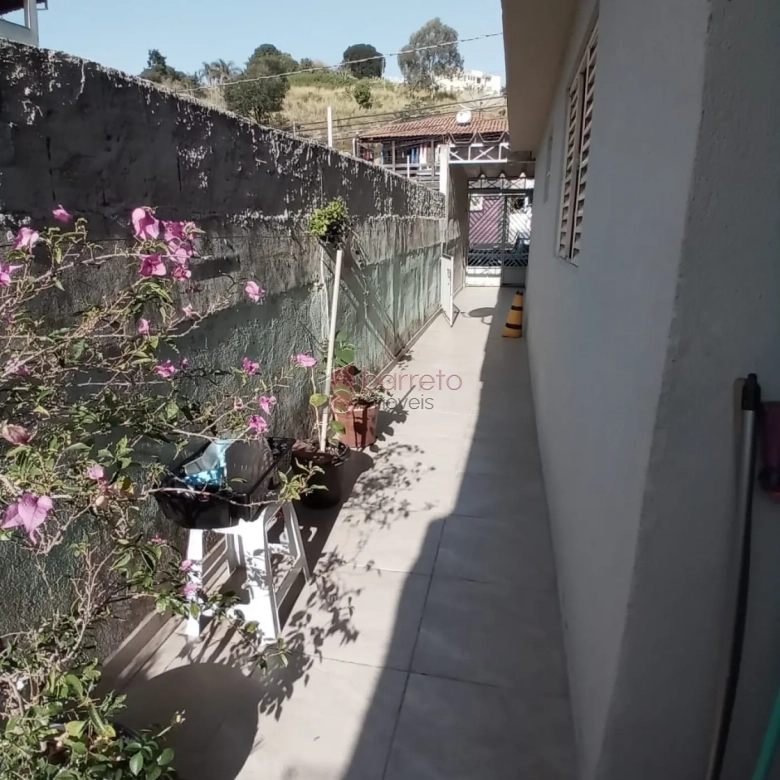 CASA À VENDA NA VILA POPULAR EM VÁRZEA PAULISTA/SP