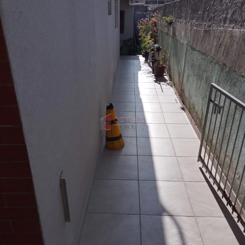 CASA À VENDA NA VILA POPULAR EM VÁRZEA PAULISTA/SP