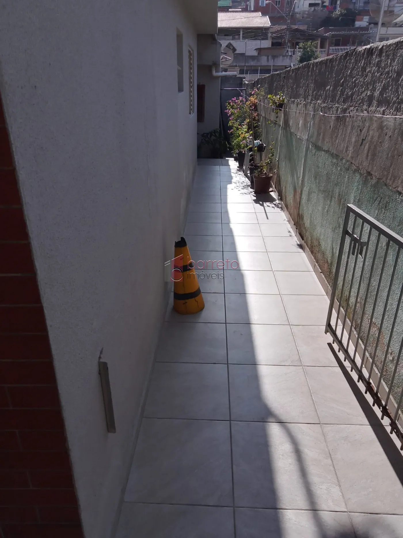 CASA À VENDA NA VILA POPULAR EM VÁRZEA PAULISTA/SP
