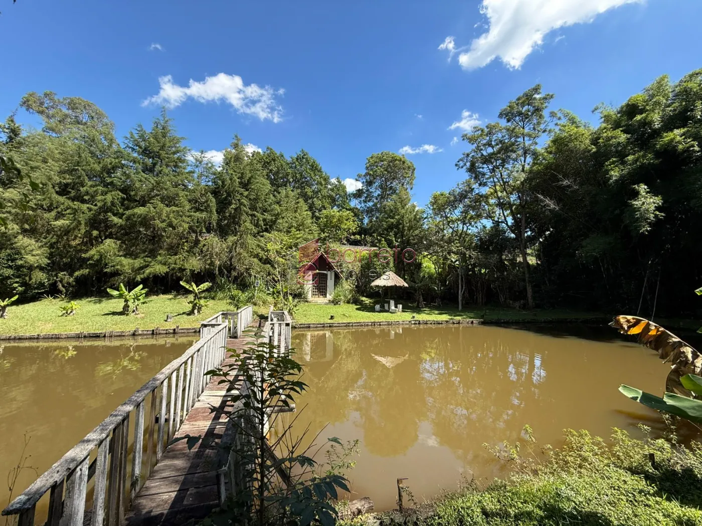 CHÁCARA COM 06 SUÍTES À VENDA NO CONDOMÍNIO PARQUE DA FAZENDA EM ITATIBA/SP