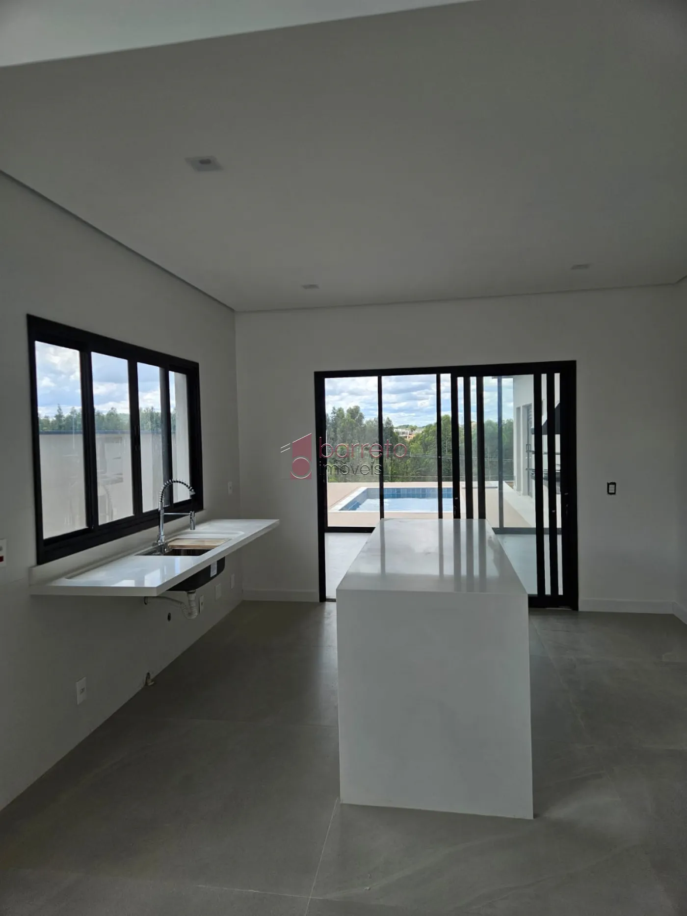 CASA NOVA COM PISCINA À VENDA NO CONDOMÍNIO IBI ARAM II – ITUPEVA/SP