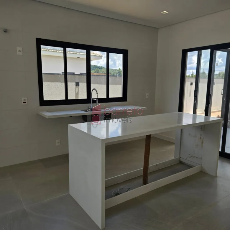 CASA NOVA COM PISCINA À VENDA NO CONDOMÍNIO IBI ARAM II – ITUPEVA/SP