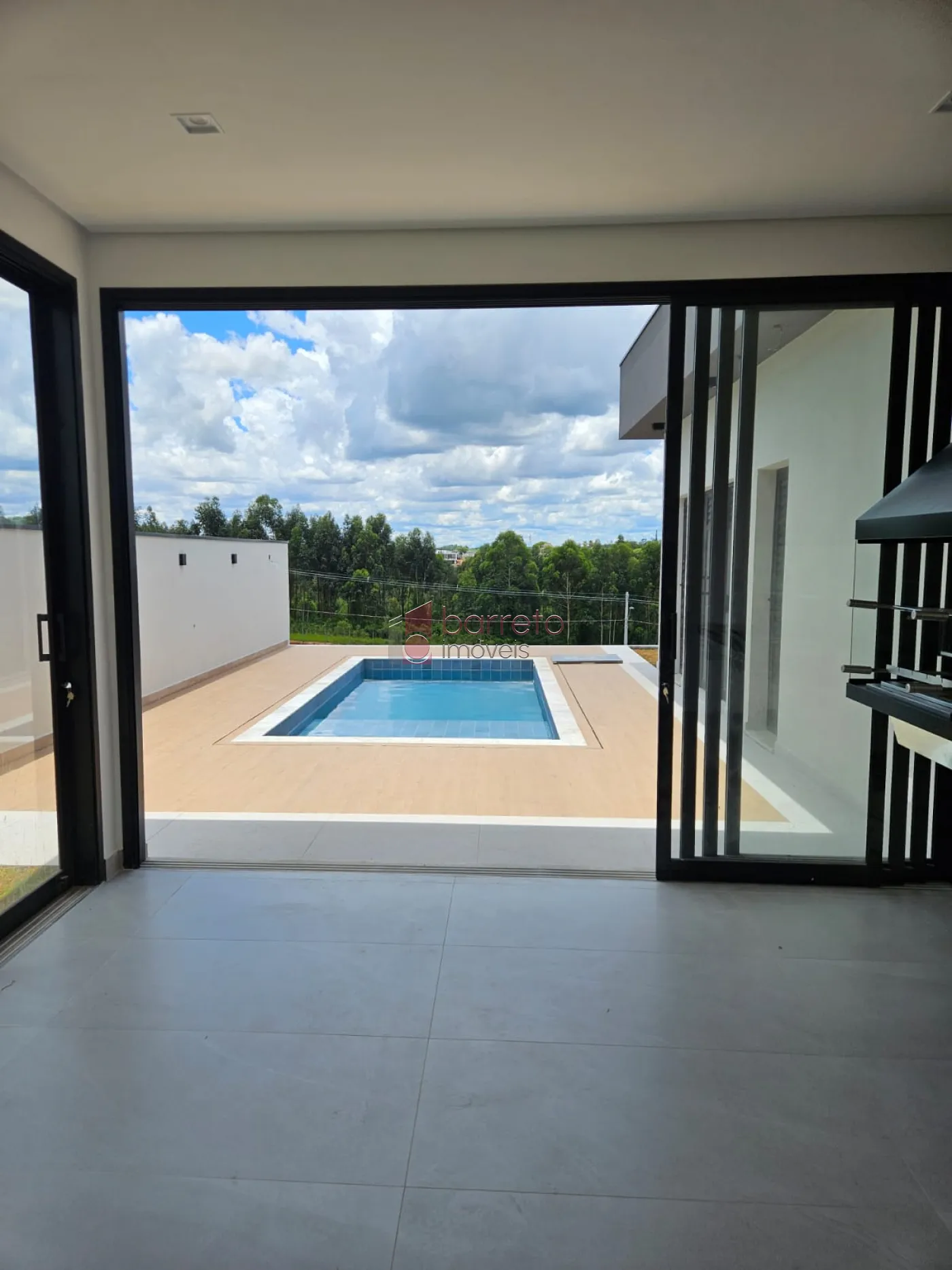 CASA NOVA COM PISCINA À VENDA NO CONDOMÍNIO IBI ARAM II – ITUPEVA/SP
