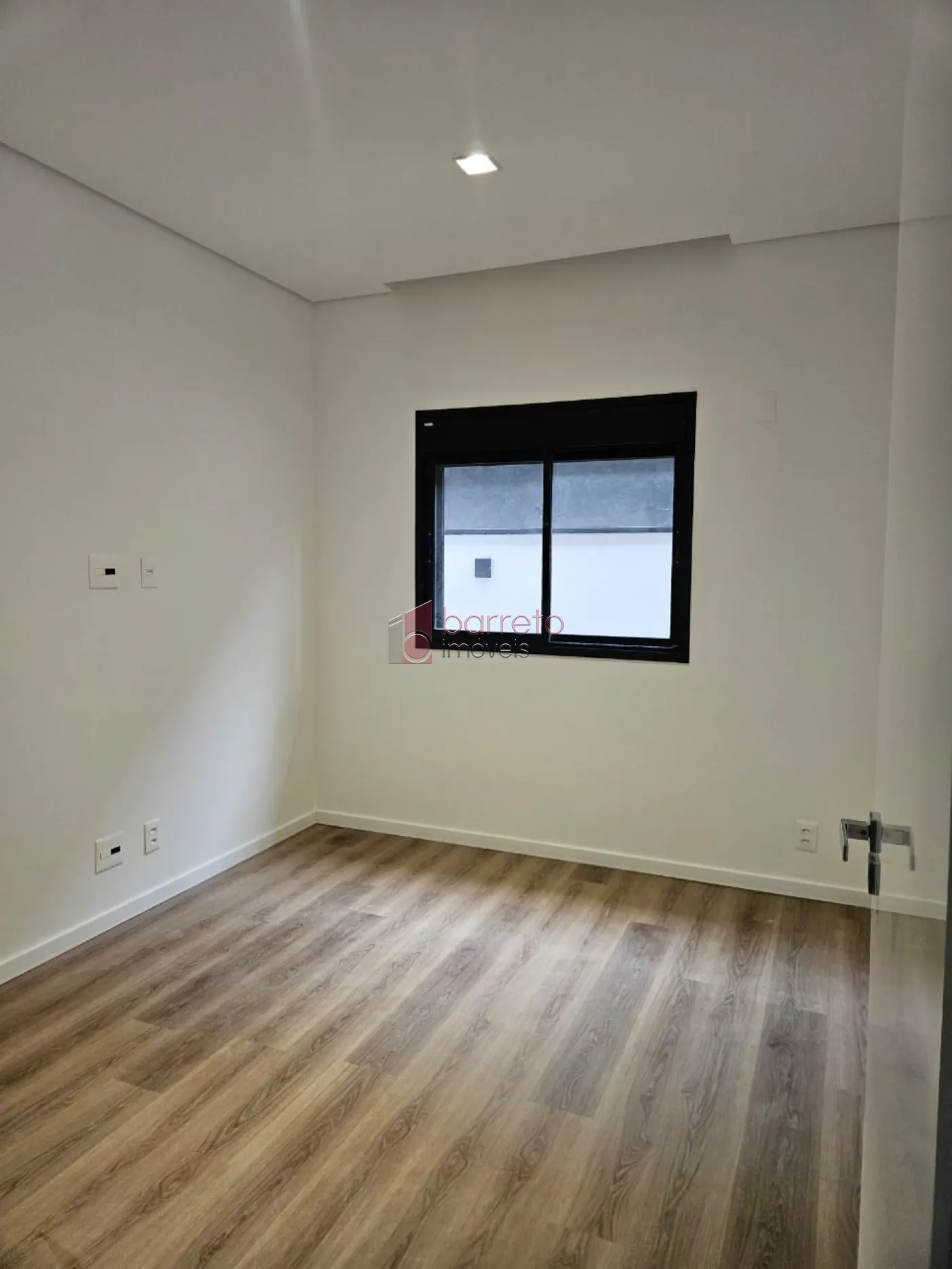 CASA NOVA COM PISCINA À VENDA NO CONDOMÍNIO IBI ARAM II – ITUPEVA/SP