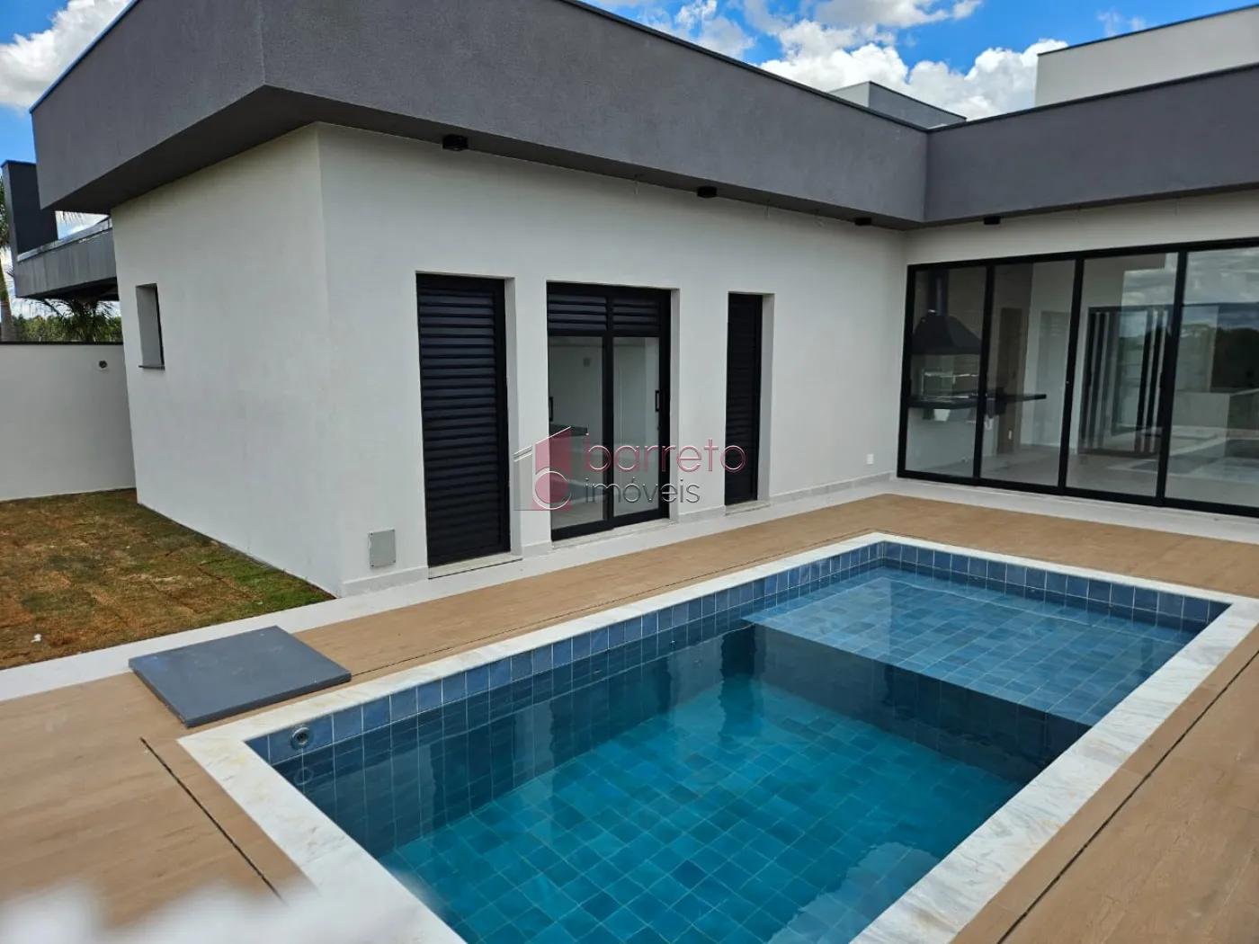 CASA NOVA COM PISCINA À VENDA NO CONDOMÍNIO IBI ARAM II – ITUPEVA/SP