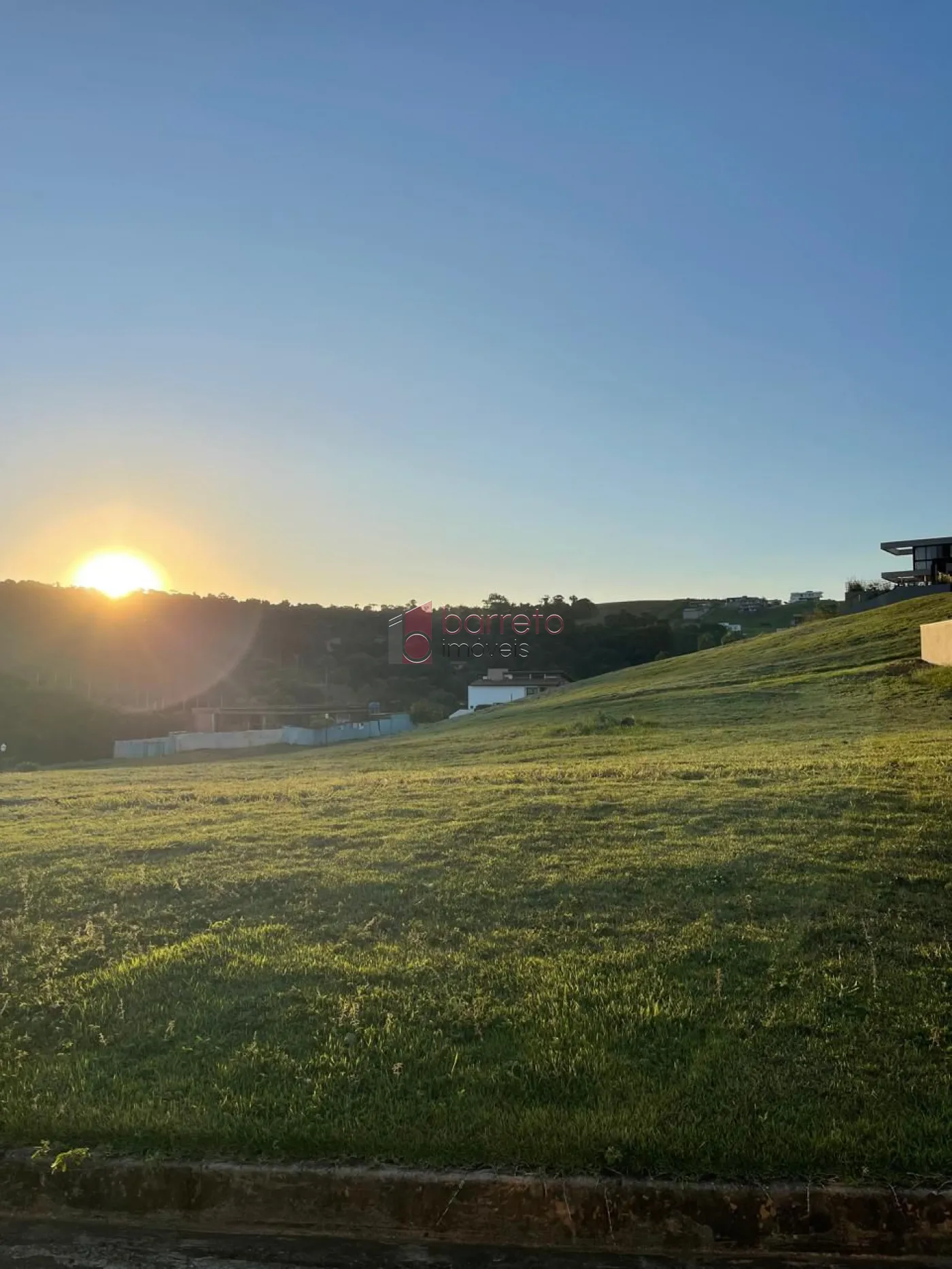 TERRENO PLANO À VENDA NO CONDOMÍNIO FAZENDA SERRA AZUL II EM ITUPEVA/SP