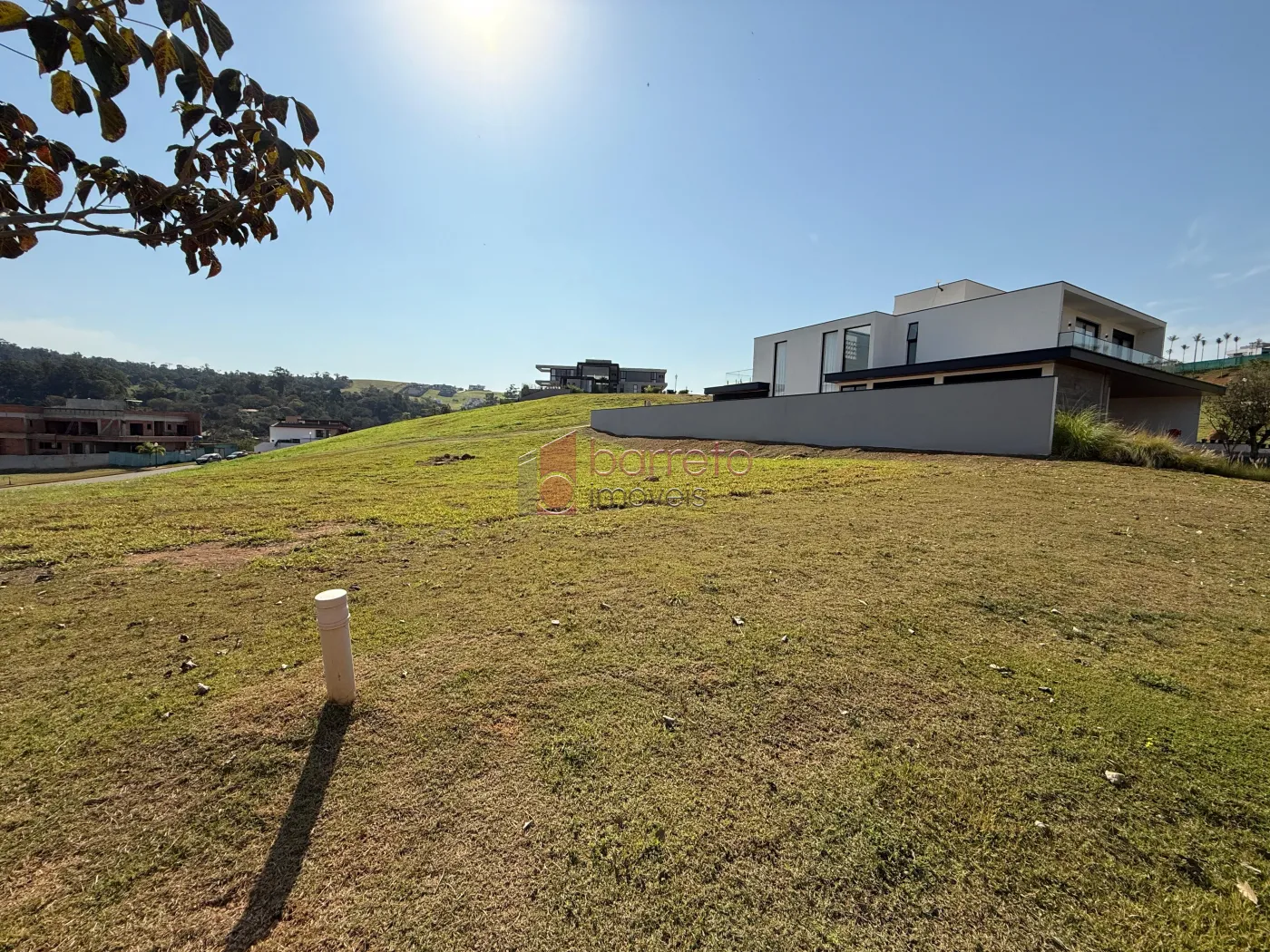 TERRENO PLANO À VENDA NO CONDOMÍNIO FAZENDA SERRA AZUL II EM ITUPEVA/SP