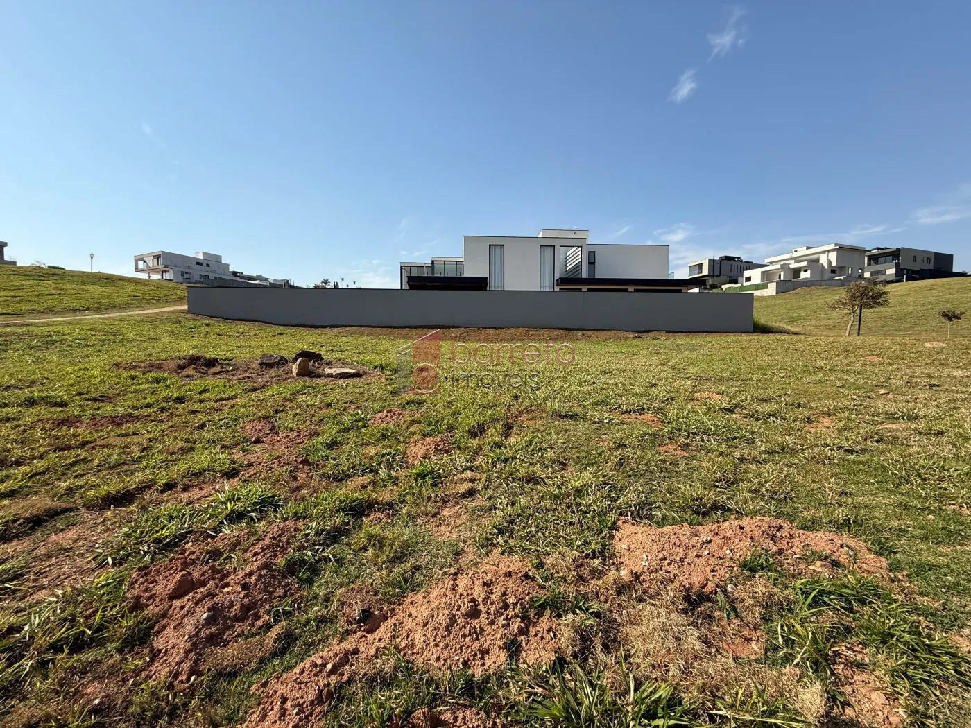 TERRENO PLANO À VENDA NO CONDOMÍNIO FAZENDA SERRA AZUL II EM ITUPEVA/SP
