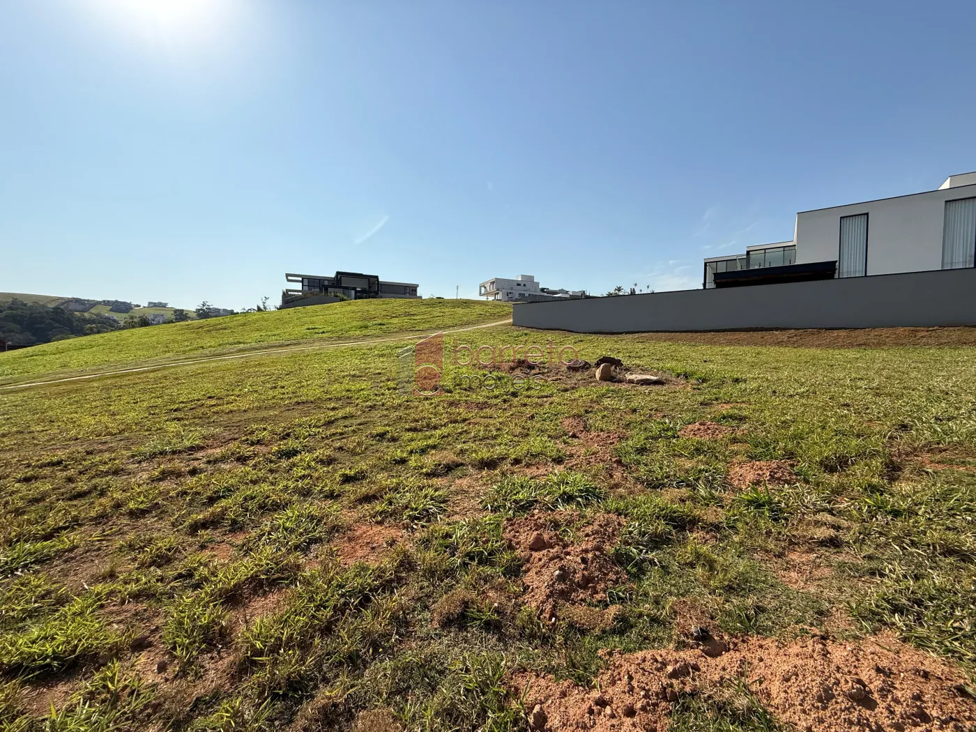 TERRENO PLANO À VENDA NO CONDOMÍNIO FAZENDA SERRA AZUL II EM ITUPEVA/SP