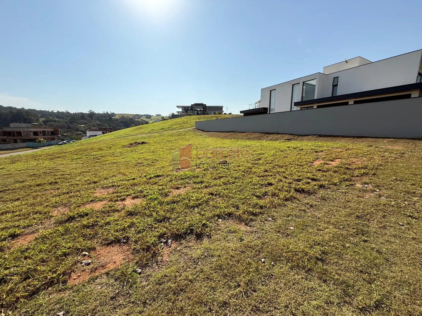 TERRENO PLANO À VENDA NO CONDOMÍNIO FAZENDA SERRA AZUL II EM ITUPEVA/SP