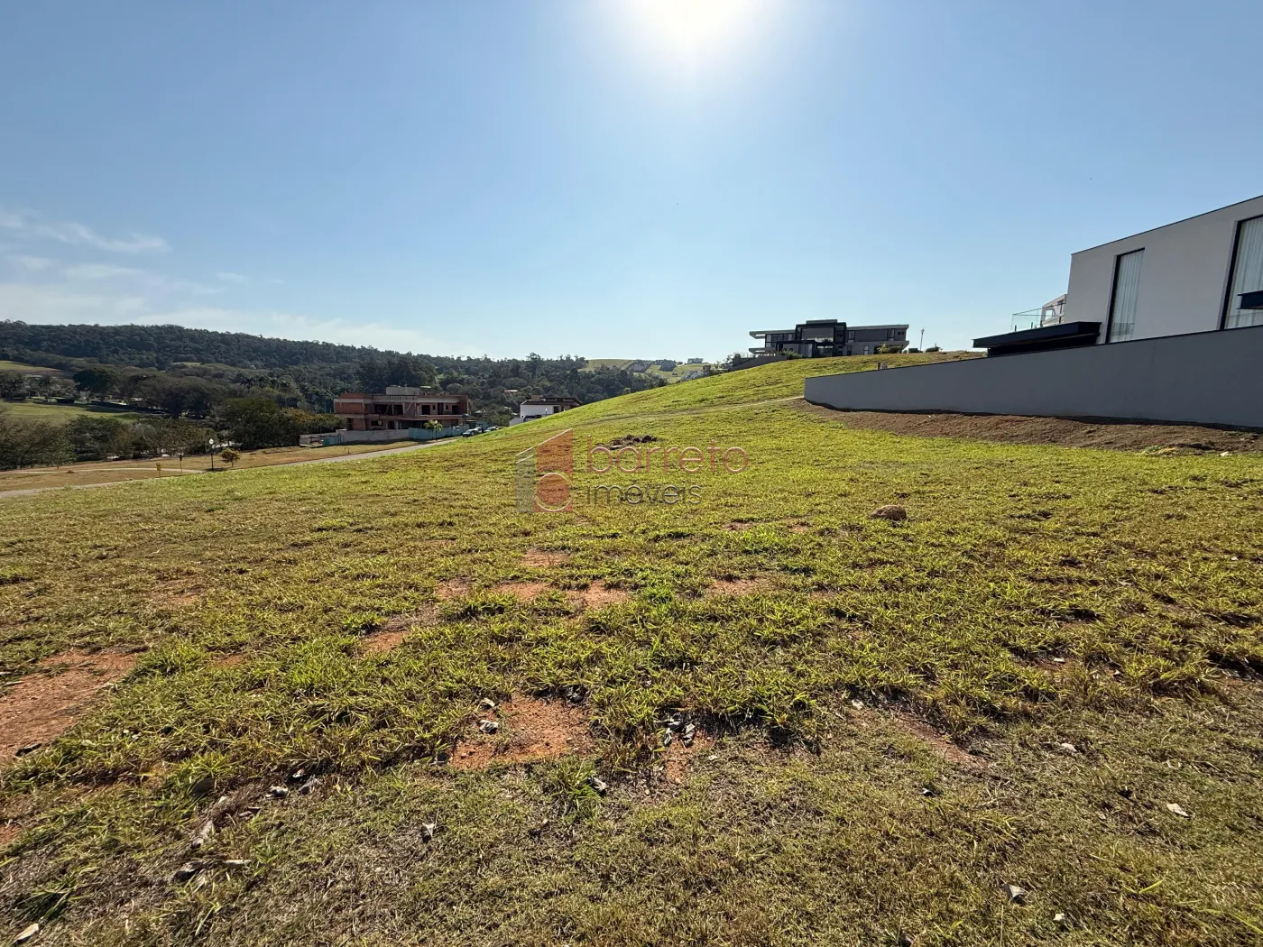 TERRENO PLANO À VENDA NO CONDOMÍNIO FAZENDA SERRA AZUL II EM ITUPEVA/SP