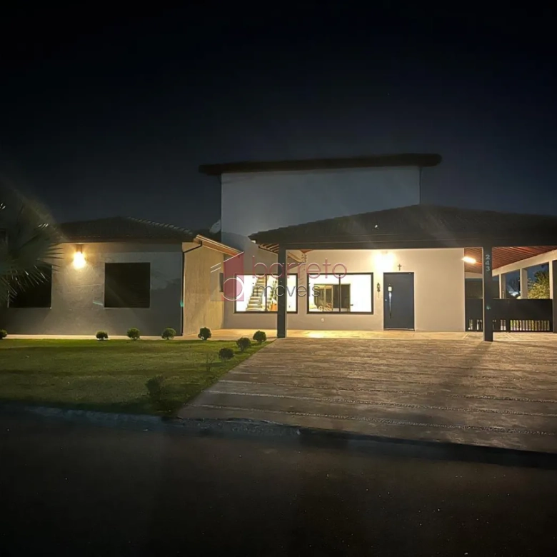 CASA TÉRREA À VENDA NO CONDOMÍNIO QUINTA DO JAPI EM CABREÚVA/SP