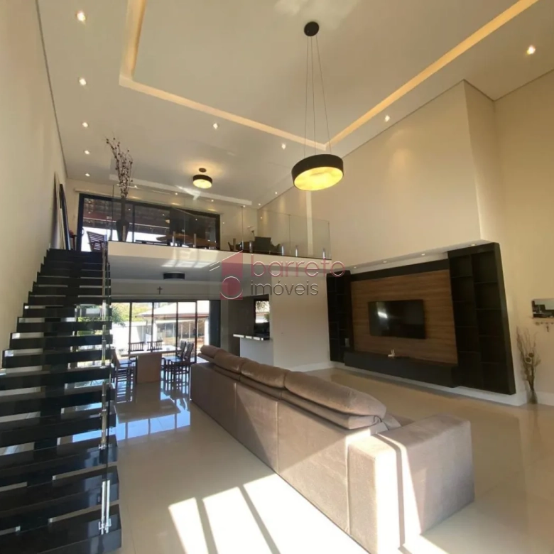 CASA TÉRREA À VENDA NO CONDOMÍNIO QUINTA DO JAPI EM CABREÚVA/SP