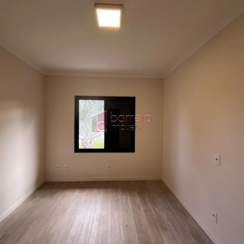 CASA TÉRREA À VENDA NO CONDOMÍNIO QUINTA DO JAPI EM CABREÚVA/SP