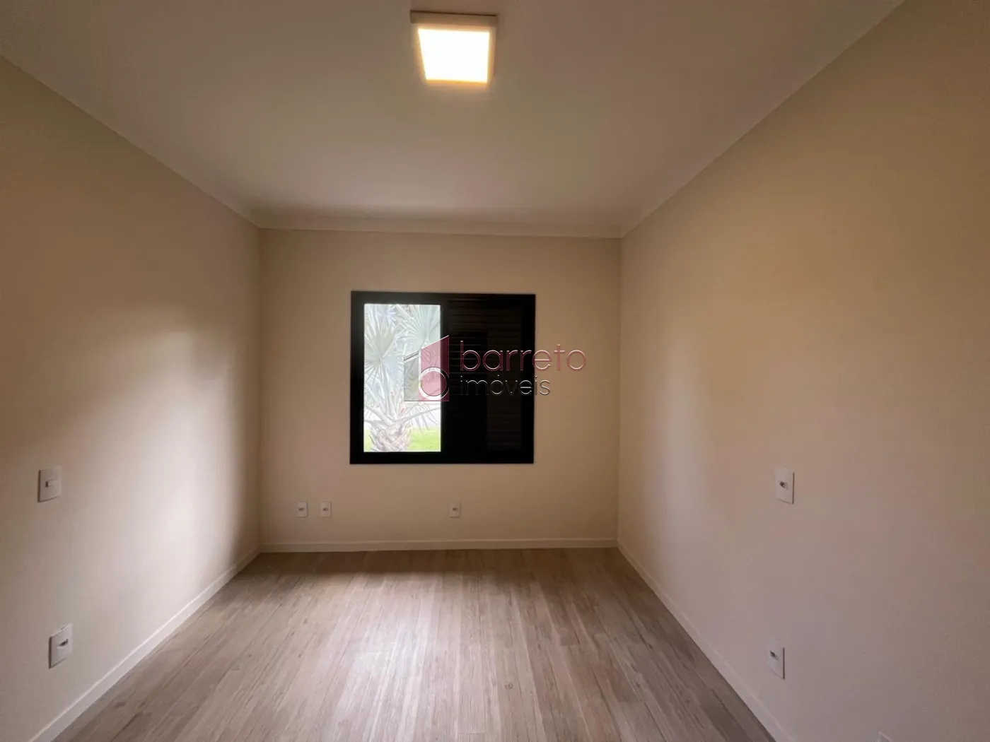 CASA TÉRREA À VENDA NO CONDOMÍNIO QUINTA DO JAPI EM CABREÚVA/SP