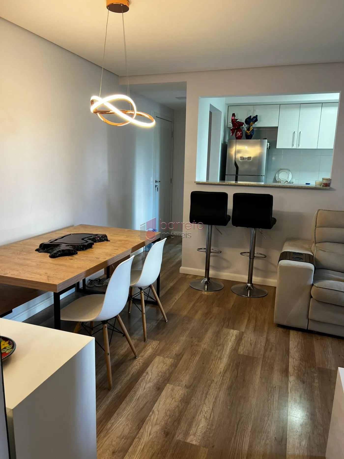 APARTAMENTO MOBILIADO À VENDA NO CONDOMÍNIO SONETO – BAIRRO ENGORDADOURO EM JUNDIAÍ/SP