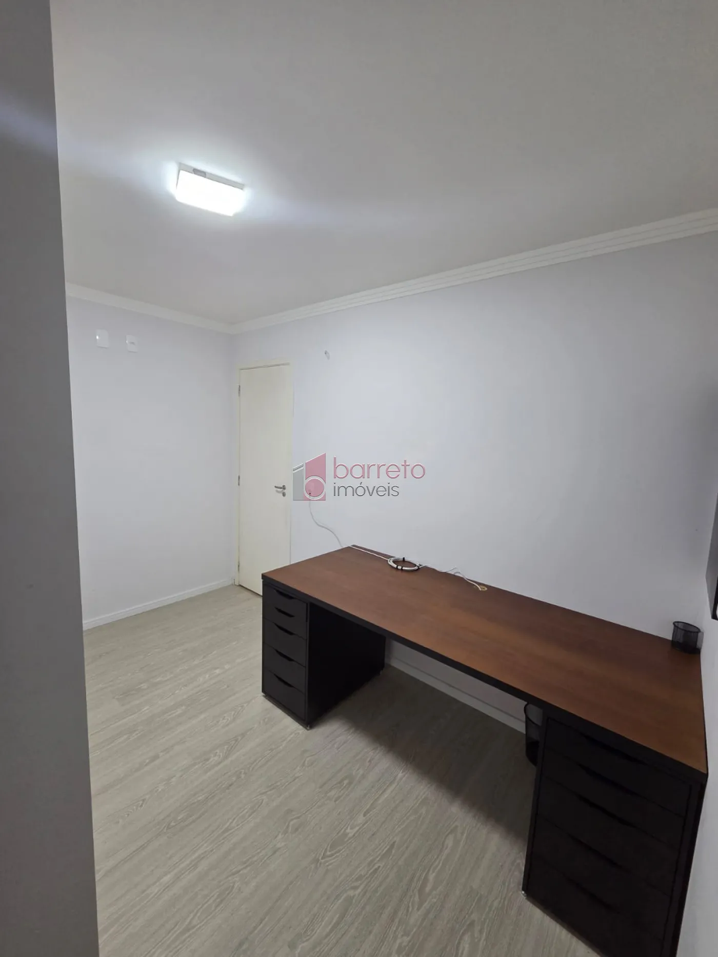 APARTAMENTO À VENDA NO CONDOMÍNIO ROYAL GARDEN NO HORTO SANTO ANTÔNIO EM JUNDIAÍ/SP