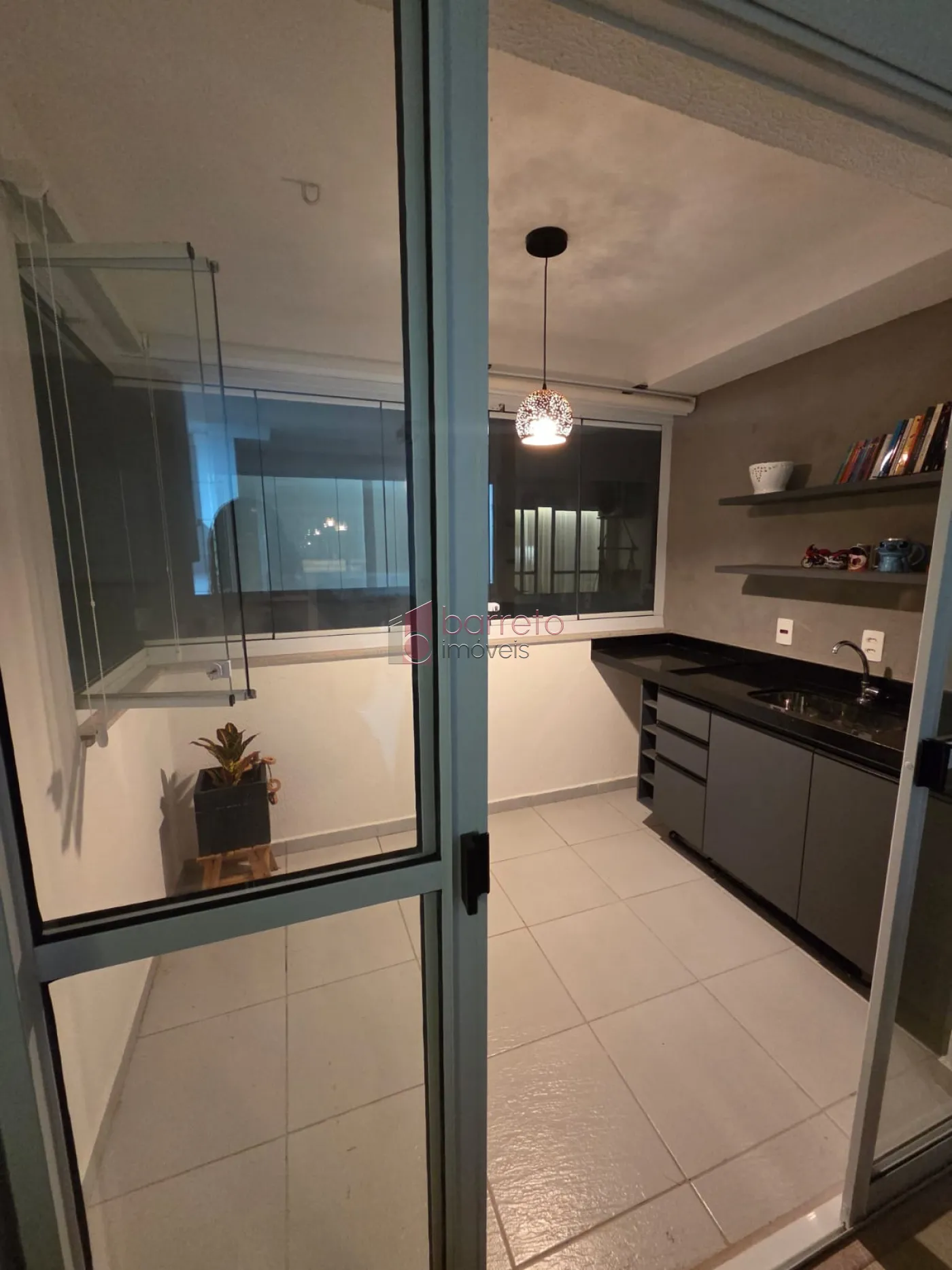 APARTAMENTO À VENDA NO CONDOMÍNIO ROYAL GARDEN NO HORTO SANTO ANTÔNIO EM JUNDIAÍ/SP