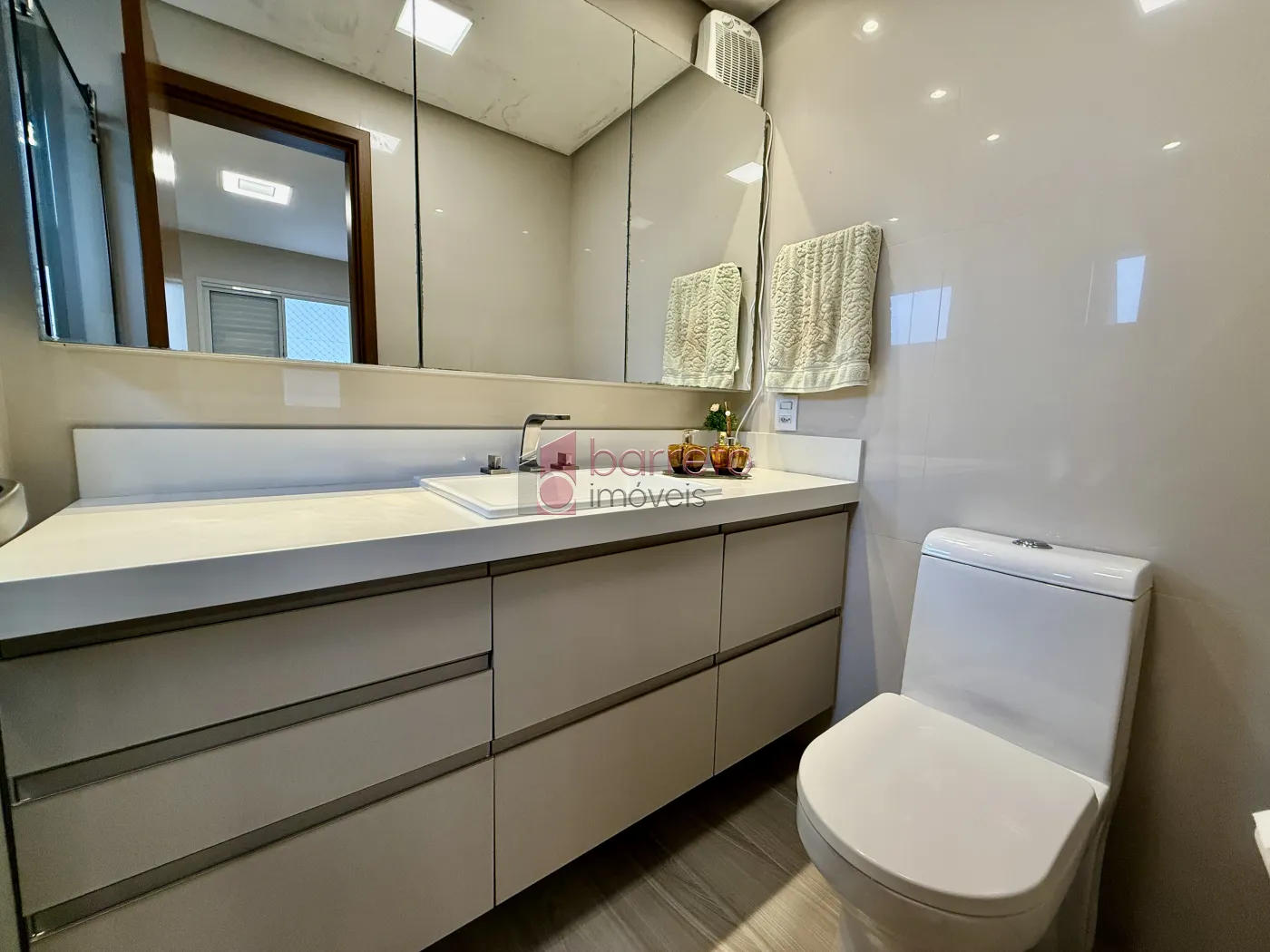 APARTAMENTO À VENDA NO CONDOMÍNIO LIBERTY EXCLUSIVE CLUB NO JARDIM MESSINA EM JUNDIAÍ/SP