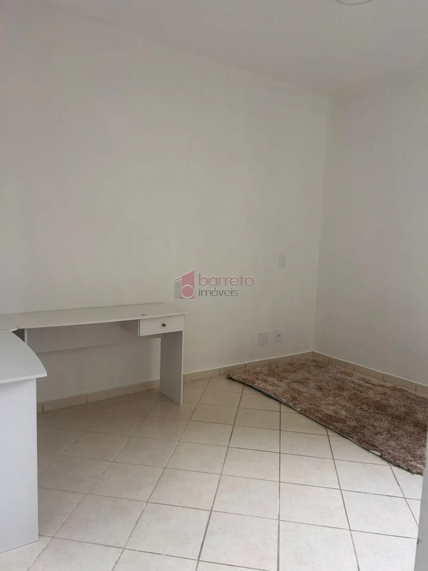 APARTAMENTO MOBILIADO PARA LOCAÇÃO NO CONDOMÍNIO CHÁCARA DAS FLORES II – JUNDIAÍ/SP