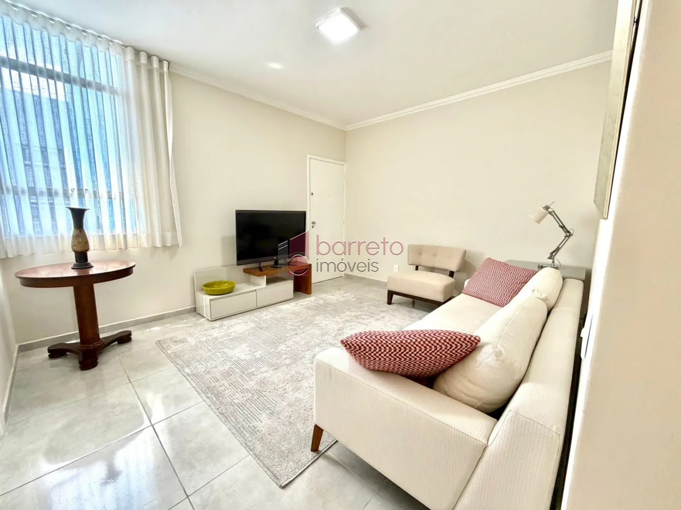 APARTAMENTO PORTEIRA FECHADA COM 02 QUARTOS À VENDA NO CONDOMÍNIO CHÁCARA DAS FLORES – JUNDIAÍ/SP