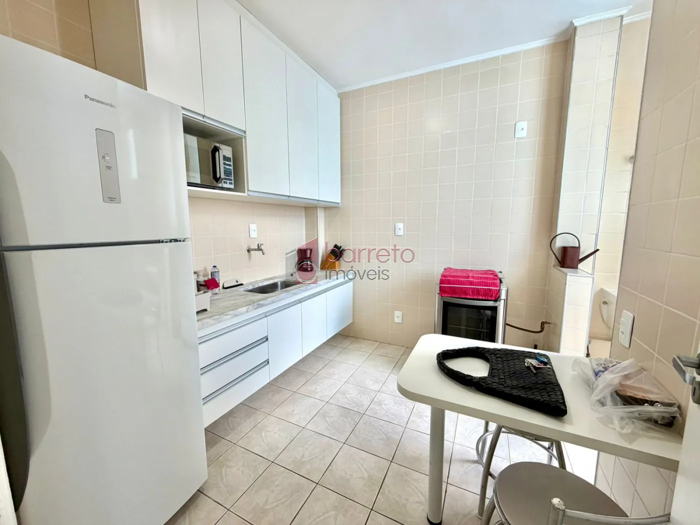 APARTAMENTO PORTEIRA FECHADA COM 02 QUARTOS À VENDA NO CONDOMÍNIO CHÁCARA DAS FLORES – JUNDIAÍ/SP