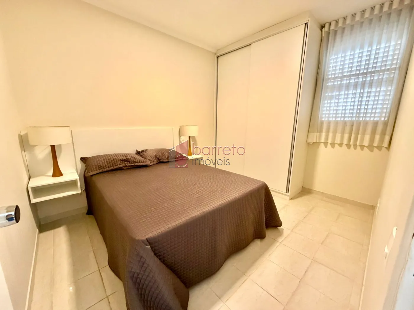 APARTAMENTO PORTEIRA FECHADA COM 02 QUARTOS À VENDA NO CONDOMÍNIO CHÁCARA DAS FLORES – JUNDIAÍ/SP