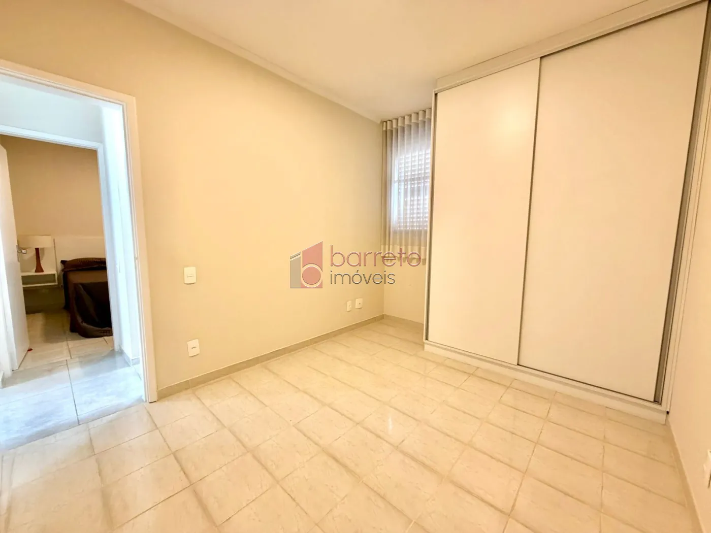 APARTAMENTO PORTEIRA FECHADA COM 02 QUARTOS À VENDA NO CONDOMÍNIO CHÁCARA DAS FLORES – JUNDIAÍ/SP
