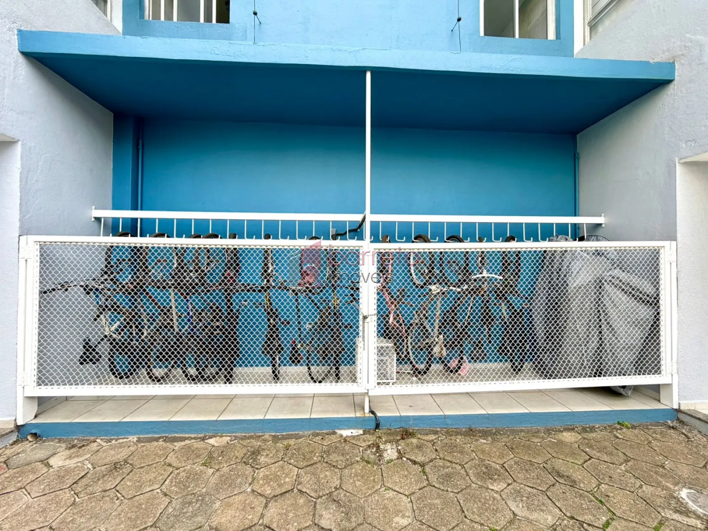 APARTAMENTO PORTEIRA FECHADA COM 02 QUARTOS À VENDA NO CONDOMÍNIO CHÁCARA DAS FLORES – JUNDIAÍ/SP
