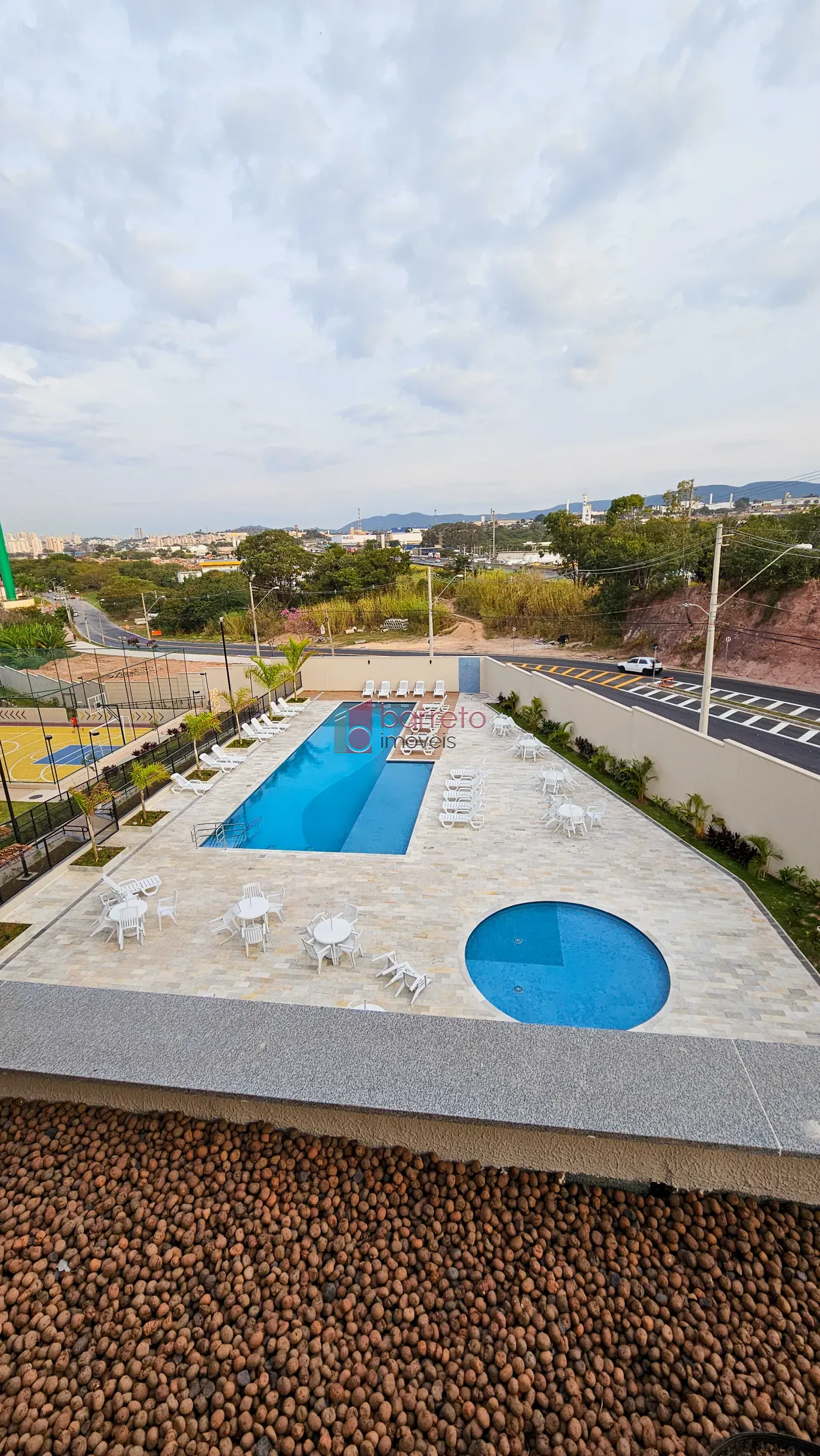 APARTAMENTO À VENDA NO CONDOMÍNIO LIFE NO BAIRRO ENGORDADOURO EM JUNDIAÍ/SP
