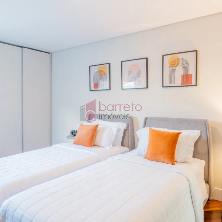 SOBRADO ALTO PADRÃO – 04 QUARTOS – JUNDIAÍ/SP