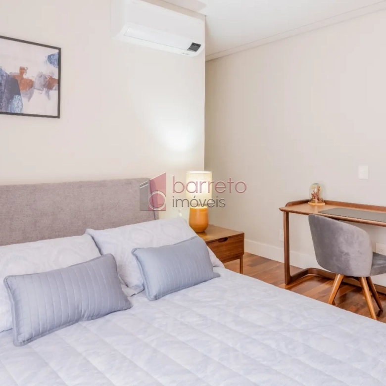 SOBRADO ALTO PADRÃO – 04 QUARTOS – JUNDIAÍ/SP