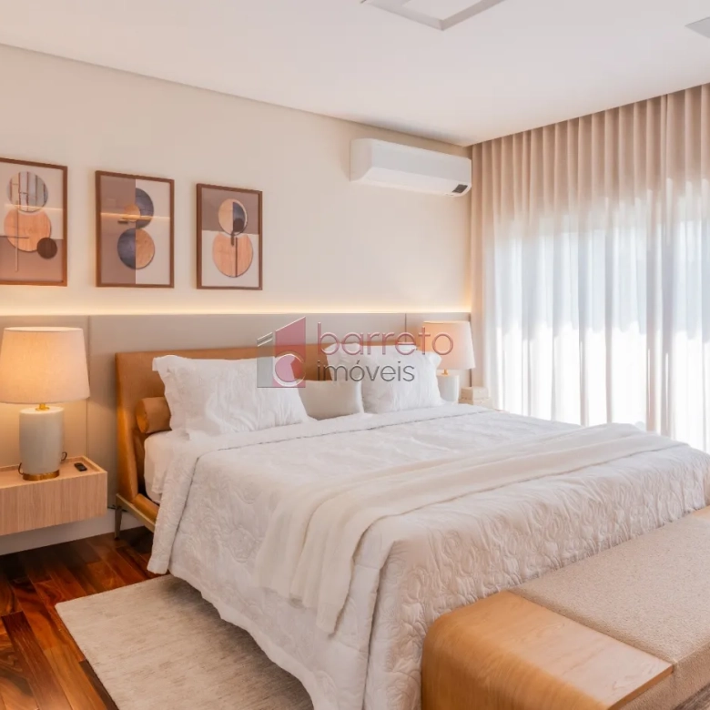 SOBRADO ALTO PADRÃO – 04 QUARTOS – JUNDIAÍ/SP