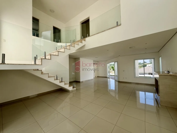 SOBRADO À VENDA – 04 QUARTOS – RESERVA DA SERRA – JUNDIAÍ/SP