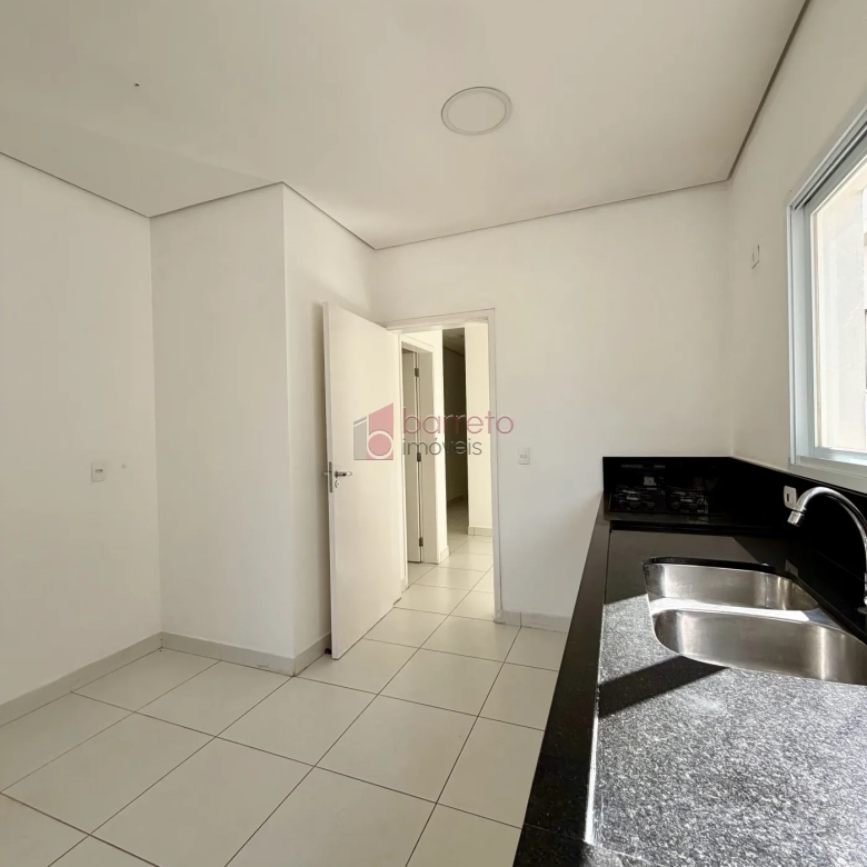 SOBRADO À VENDA – 04 QUARTOS – RESERVA DA SERRA – JUNDIAÍ/SP