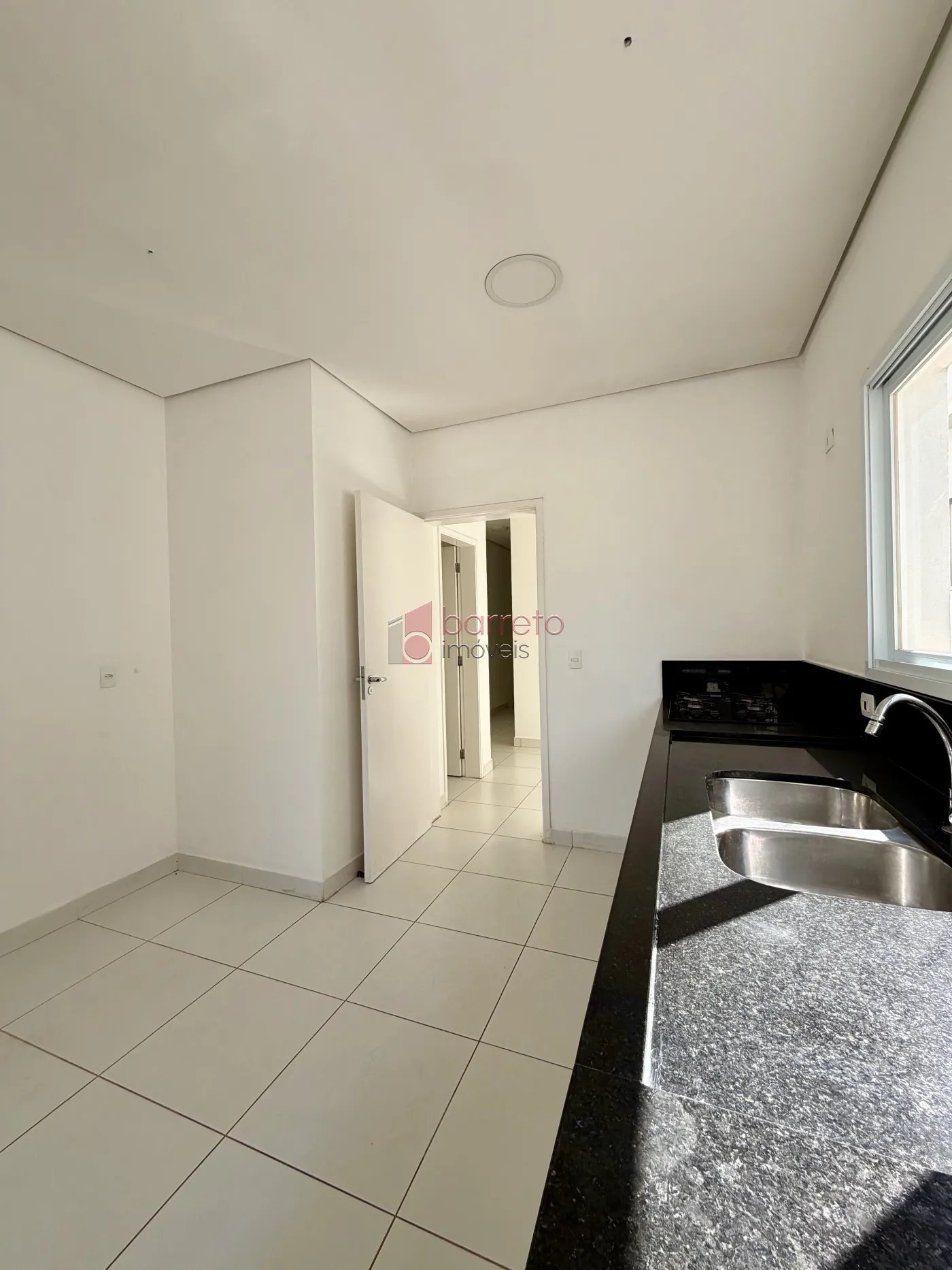 SOBRADO À VENDA – 04 QUARTOS – RESERVA DA SERRA – JUNDIAÍ/SP