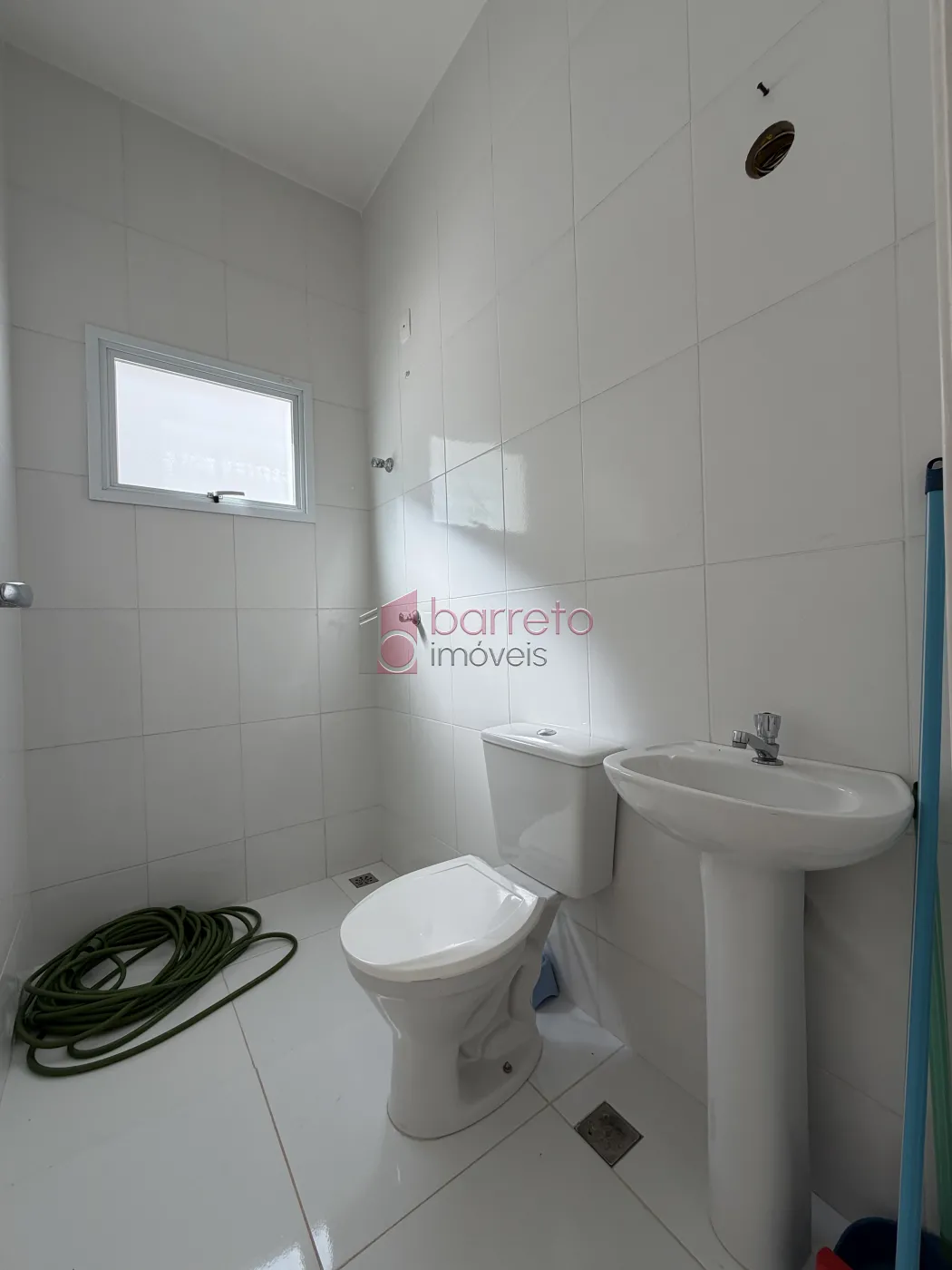 SOBRADO À VENDA – 04 QUARTOS – RESERVA DA SERRA – JUNDIAÍ/SP