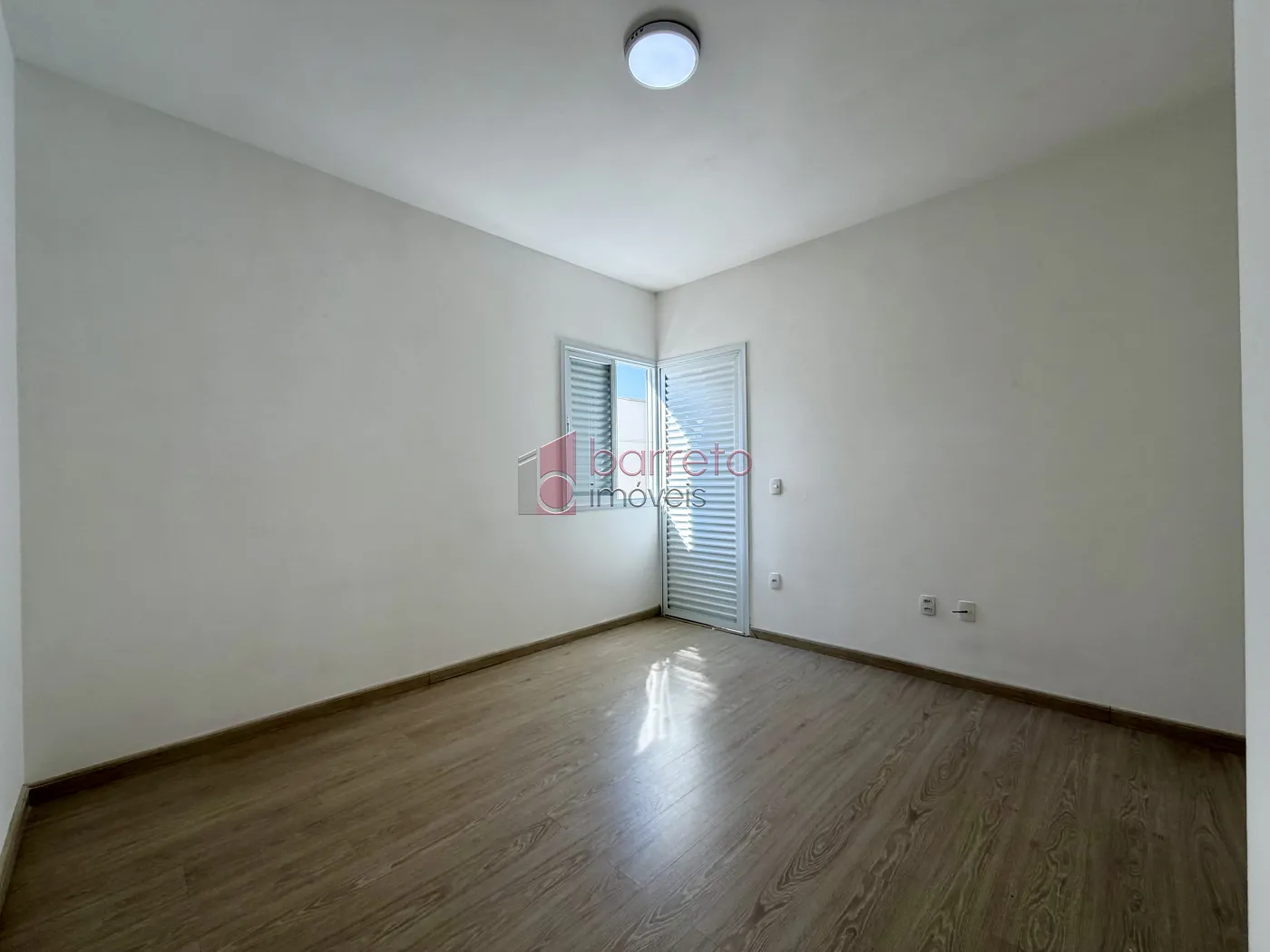 SOBRADO À VENDA – 04 QUARTOS – RESERVA DA SERRA – JUNDIAÍ/SP