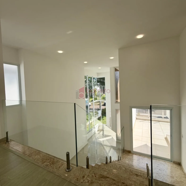 SOBRADO À VENDA – 04 QUARTOS – RESERVA DA SERRA – JUNDIAÍ/SP