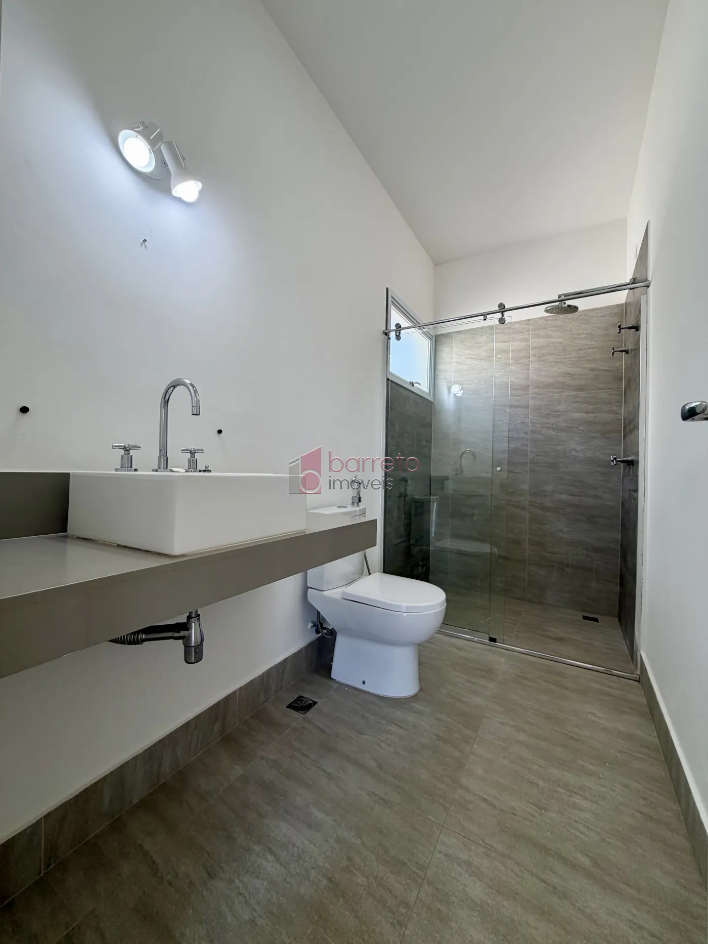 SOBRADO À VENDA – 04 QUARTOS – RESERVA DA SERRA – JUNDIAÍ/SP