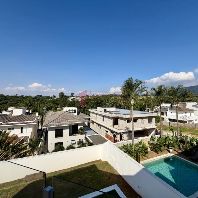 SOBRADO À VENDA – 04 QUARTOS – RESERVA DA SERRA – JUNDIAÍ/SP