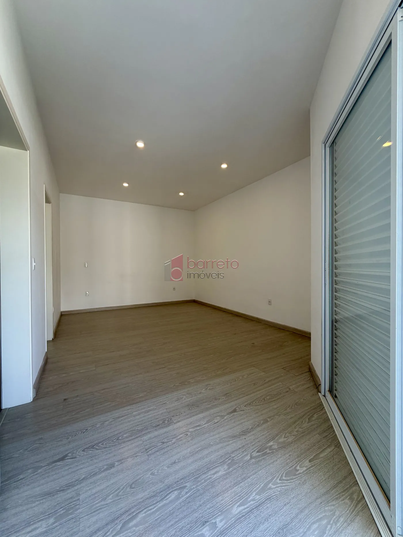 SOBRADO À VENDA – 04 QUARTOS – RESERVA DA SERRA – JUNDIAÍ/SP